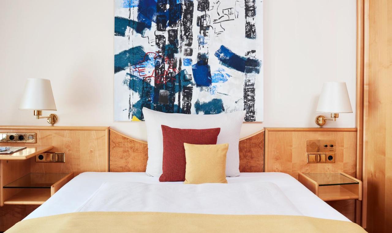 Business Single Room,747206930:JPEG