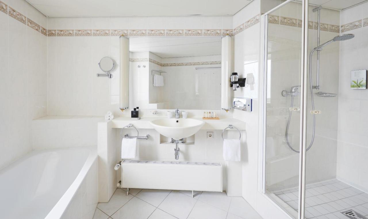 Hypoallergenic Double Room,747207686:JPEG